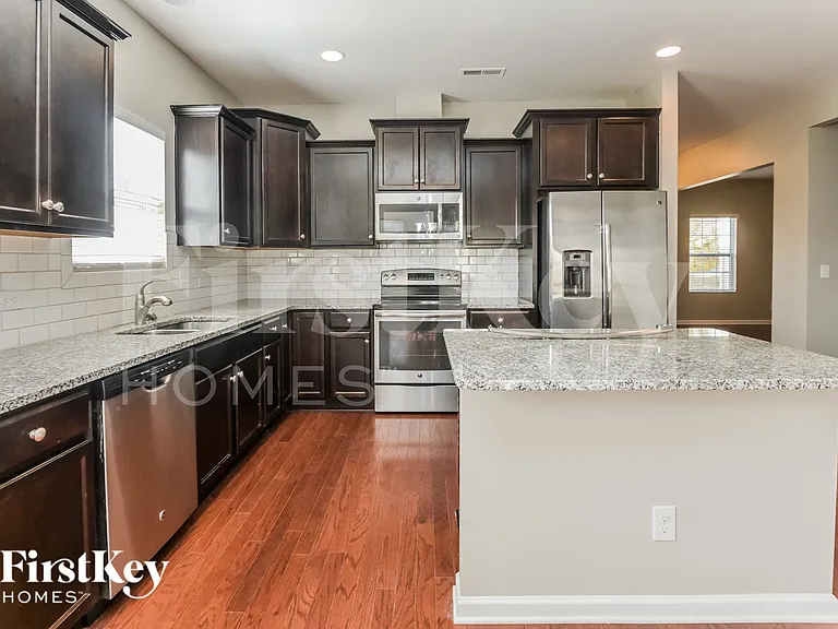 2000 Yellow Daisy Dr — Photo 9