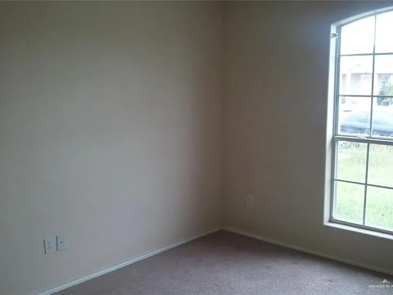 719 Sherryl Ave — Photo 7