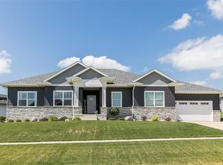 916 Larkspur Dr, Fairfax, IA 52228