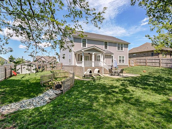 5th image of 221 Anthurium Ave