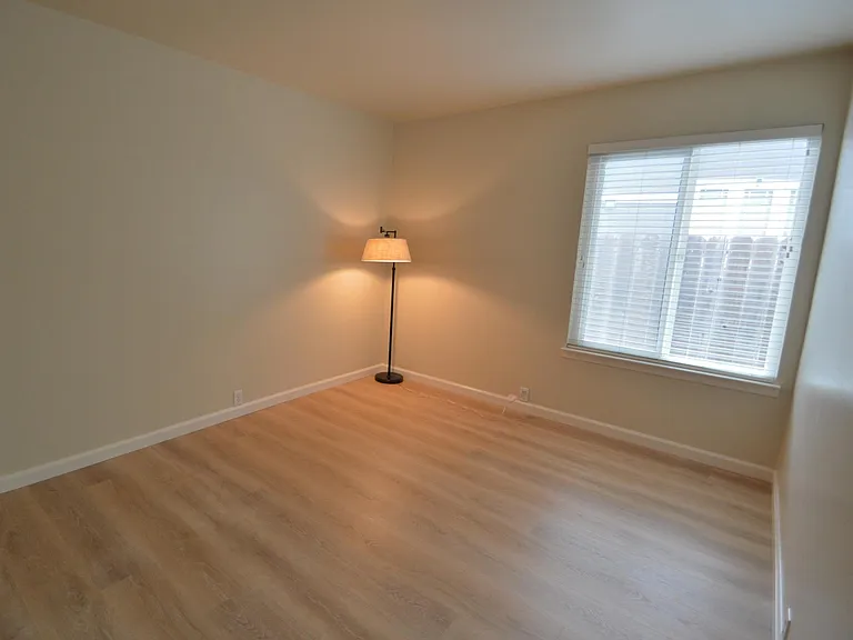 7275 Valley Trails Dr — Photo 10
