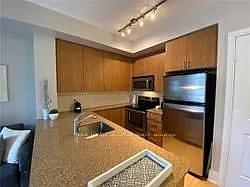 560 Front St W #215 — Photo 4