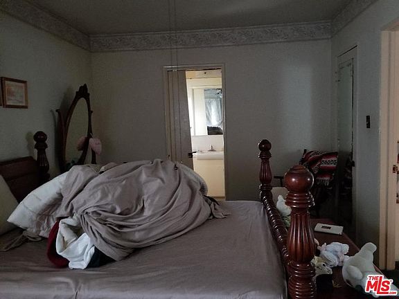 3rd image of 5929 S Mansfield Ave