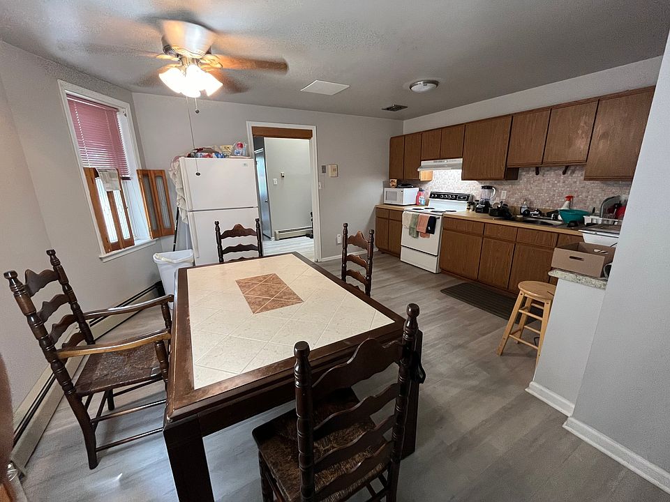 Large eat in kitchen