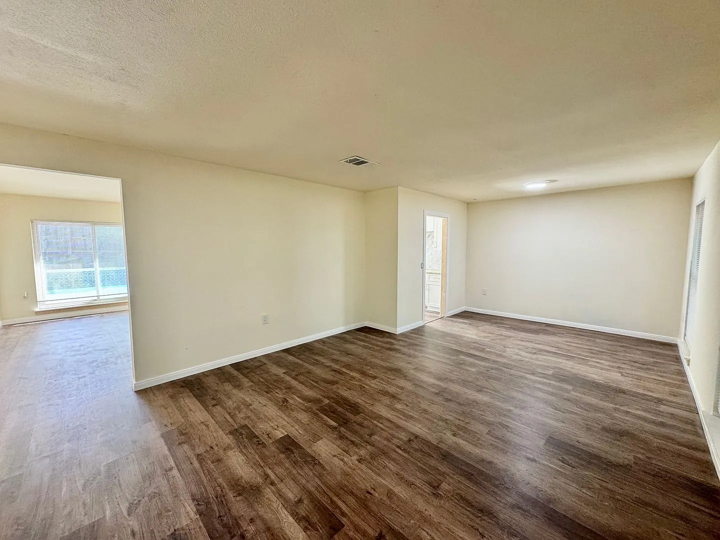 *Move In Special* Beautiful 3-Bedroom/ 2 Bath Remodeled Home! — Photo 2