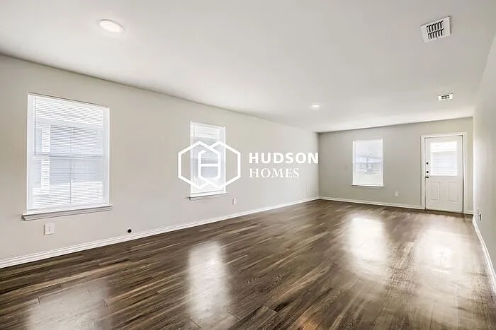 418 Shorty St — Photo 2