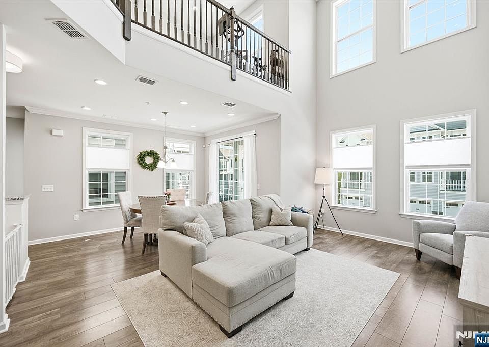 1st image of 102 Sequoia Dr #1724