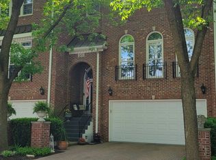 202 Campbell Ct, Geneva, IL