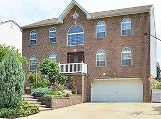 313 Greenfield Dr, Oakdale, PA
