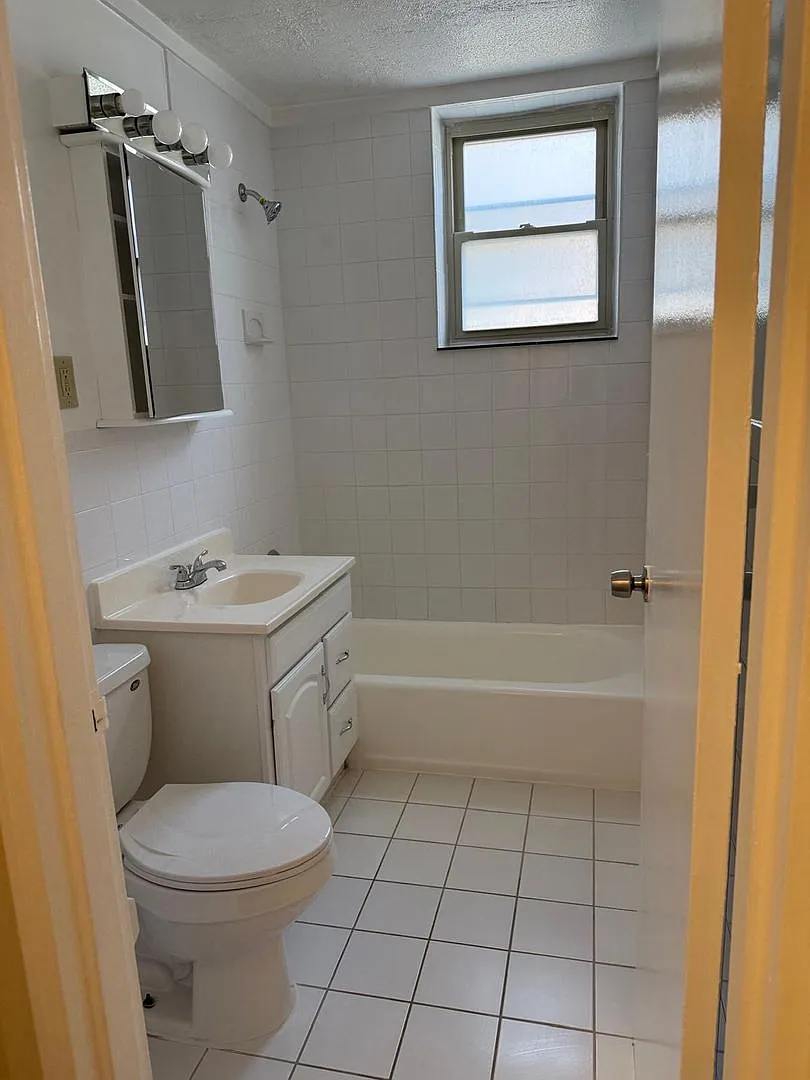 60 Elm St. — Photo 2
