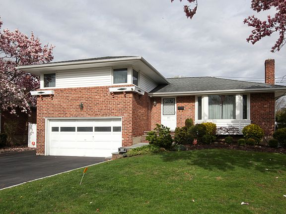 2nd image of 307 Southwood Cir