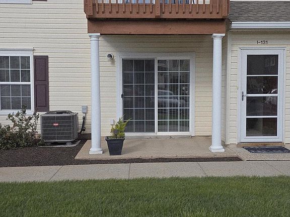 2nd image of 131 Horseshoe Dr