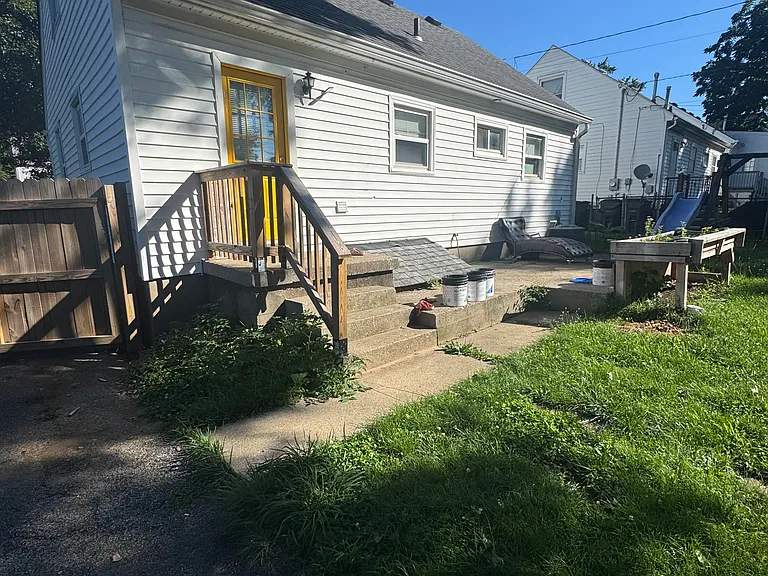 818 Carneal Rd — Photo 17