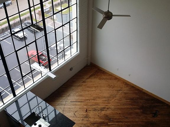 2nd image of 900 Terminal Pl APT 610