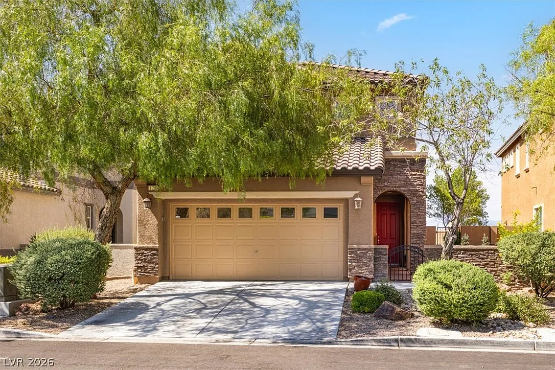 4 bed, 3.0 bath, 2215 sqft, $3,200 — Photo 2