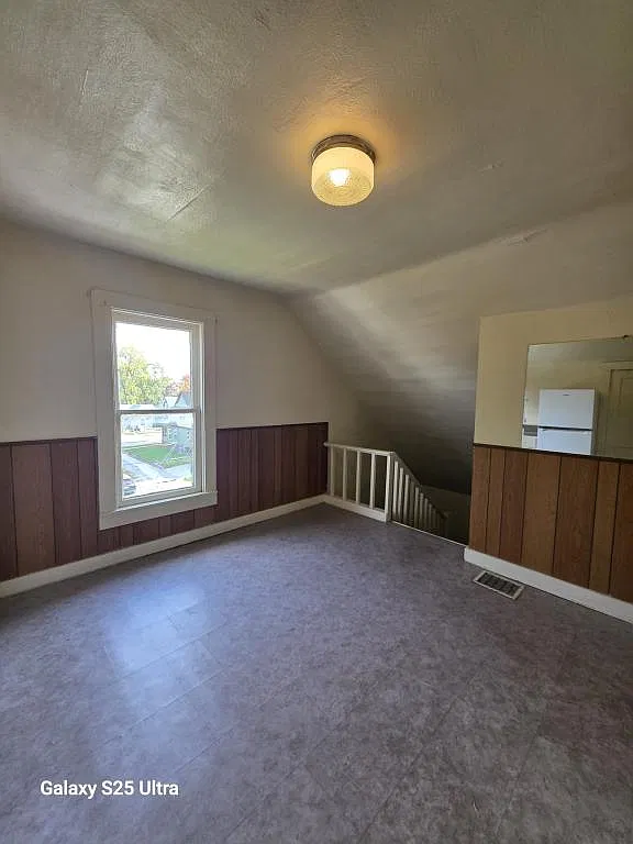 718 South Main Street — Photo 2
