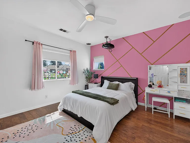 9427 N Winery Ave — Photo 5