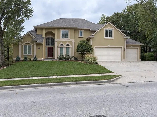 6119 S National Dr, Kansas City, MO 64152