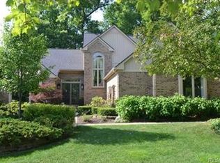 3473 Charlwood Dr, Rochester Hills, MI 48306