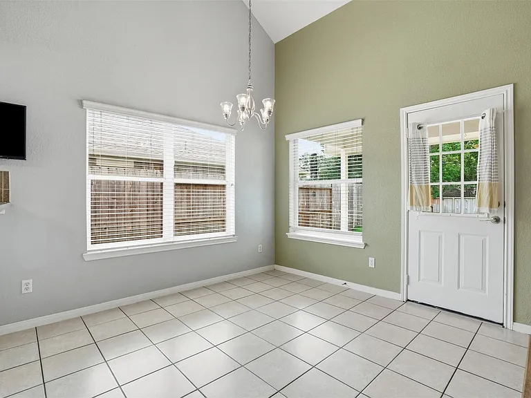326 Wild Bird Dr — Photo 8