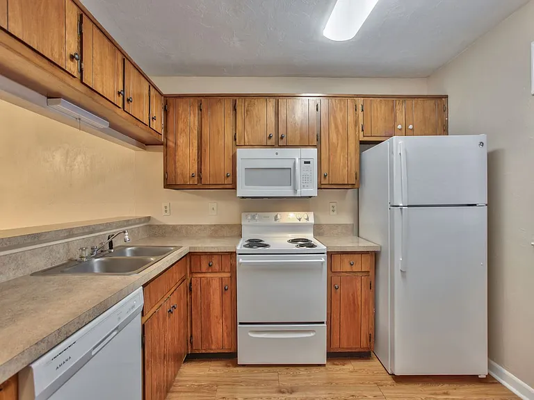 3208 Ginger Dr #D — Photo 9