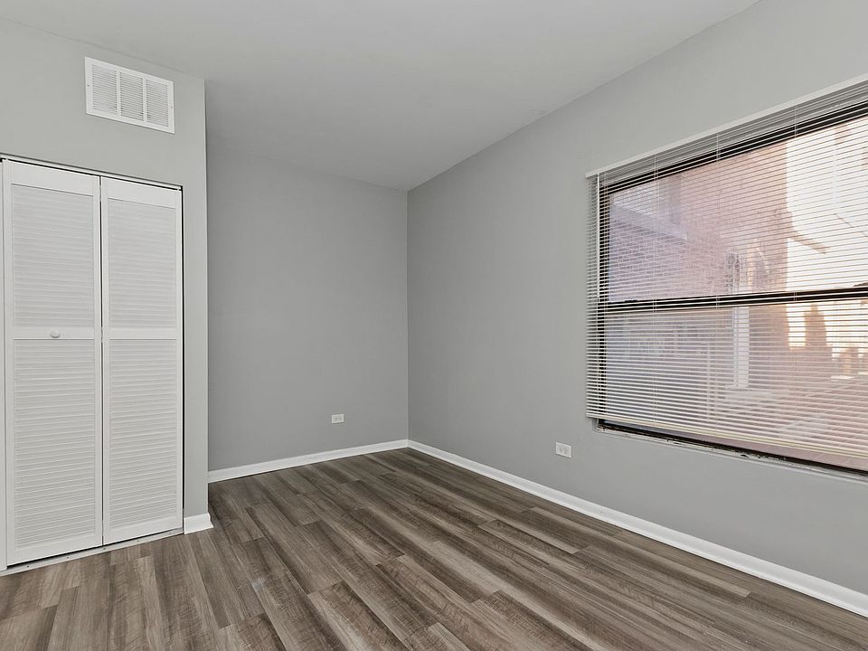 1st image of 4240 S Michigan Ave #1N