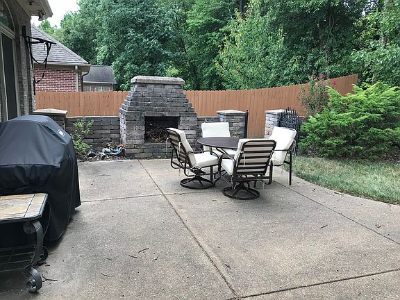 4th image of 8930 Pierce Dr
