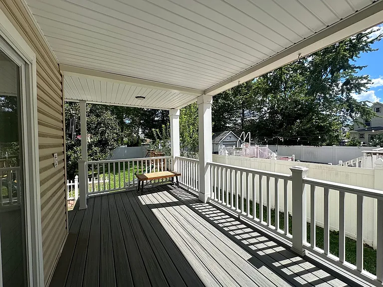 321 Hemlock St — Photo 15