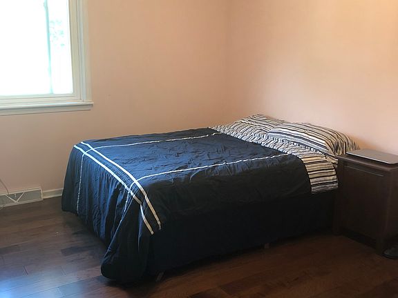 Main floor Bedroom #2