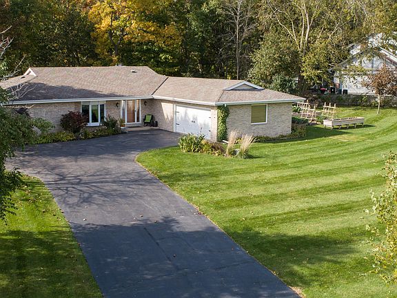 2nd image of W264N4911 Bayberry Dr