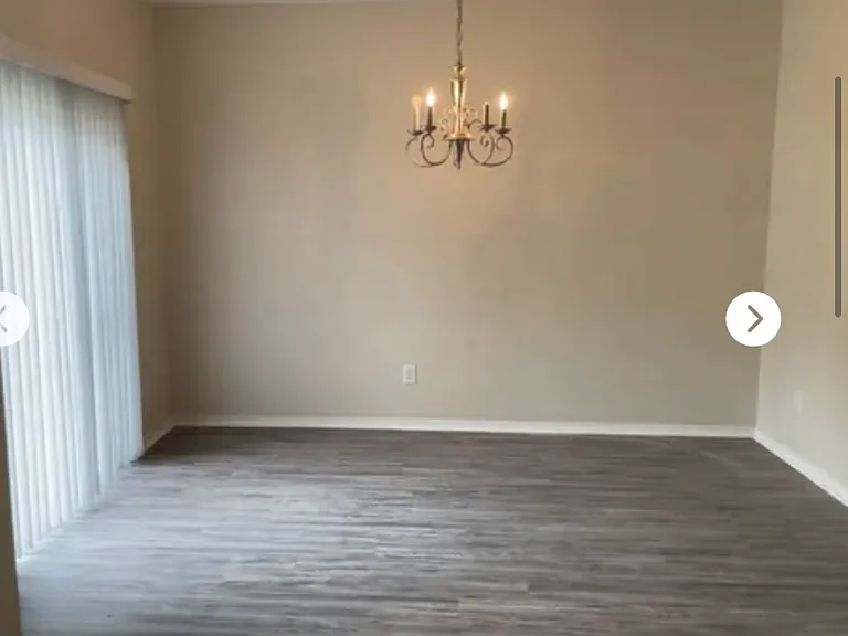 1017 Willow Wind Dr — Photo 3