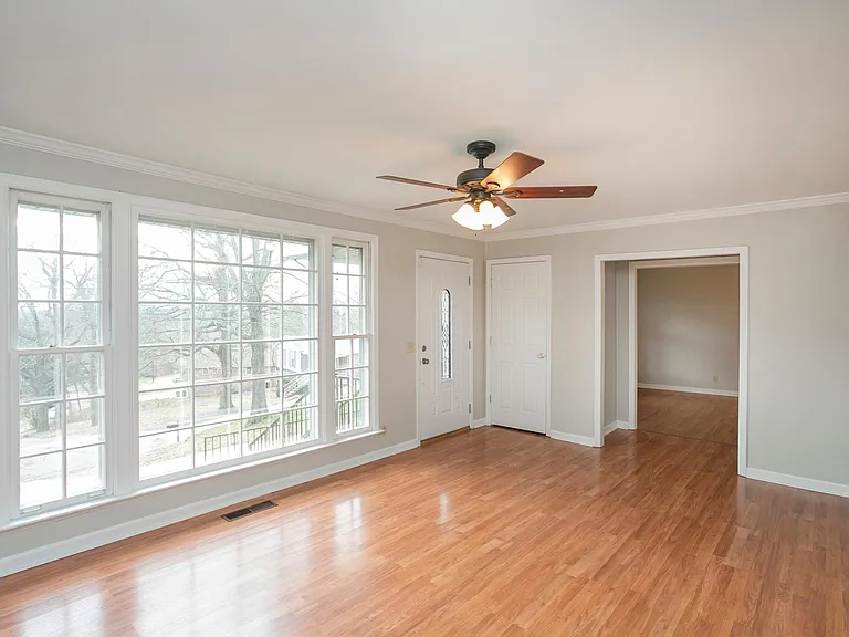 610 Ashley Ct — Photo 39