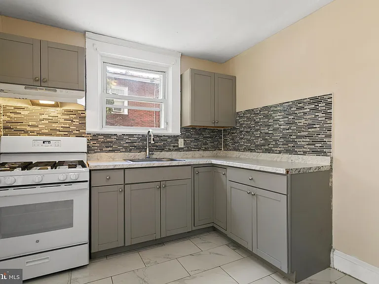 450 Glendale Rd — Photo 7
