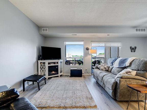 3rd image of 315 Village Grove Dr #305