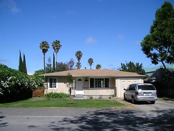 1st image of 1125 Shamrock Dr
