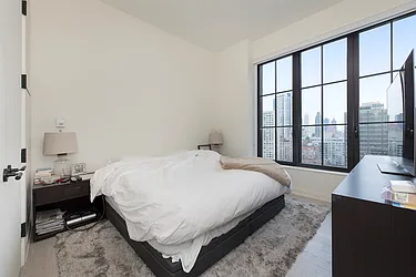 Rented by R New York