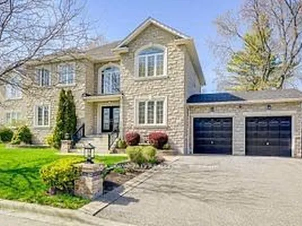 136 Prohill St, Pickering, ON L1V 7G8