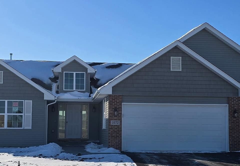 1st image of 1072 E Birchwood Dr