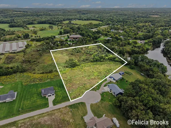 6 Calming Meadows Ct, Middleville, MI 49333