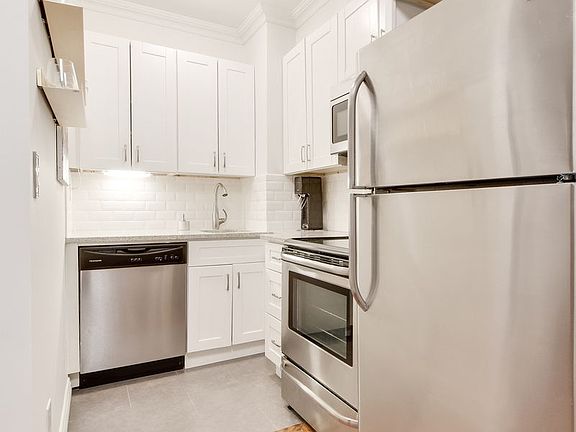 3rd image of 320 E 42nd St APT 309