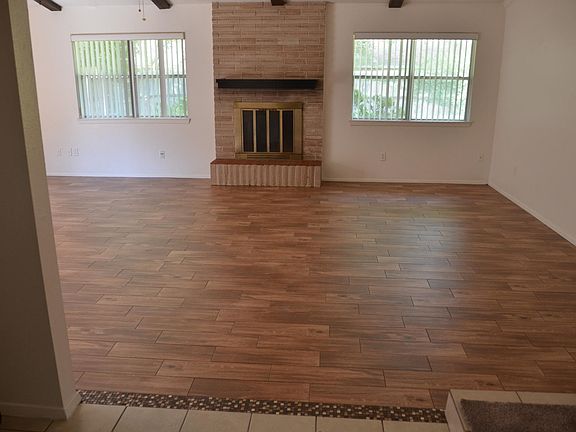 3rd image of 16719 Hibiscus Ln