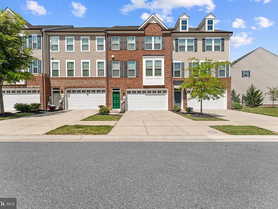 1st image of 9639 Julia Ln