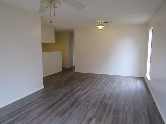 4th image of 3208 S 82nd St #B