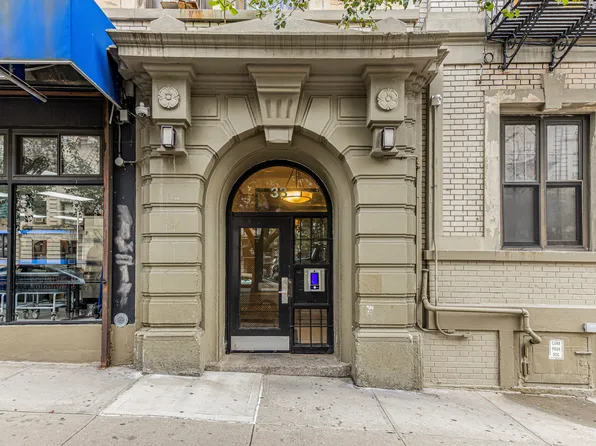 33 Convent Avenue image 2 of 30