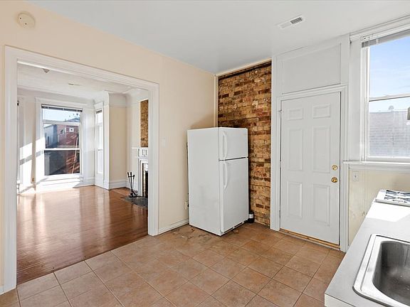 5th image of 3730 N Sheffield Ave APT 3F