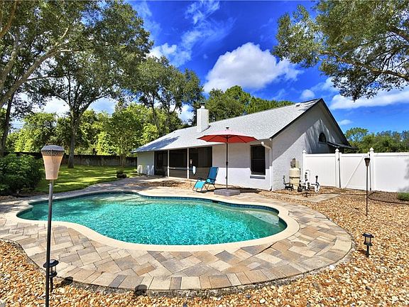 4th image of 3046 Erskine Dr