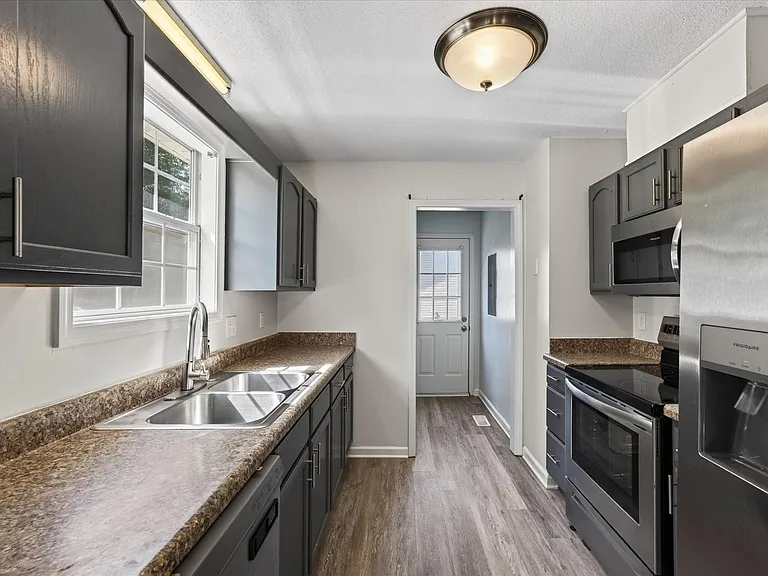 727 Acorn Dr — Photo 11