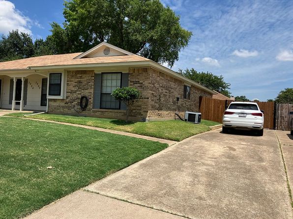 3002 Clover Ln