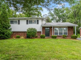 536 Emerson Rd, Saint Louis, MO 63141