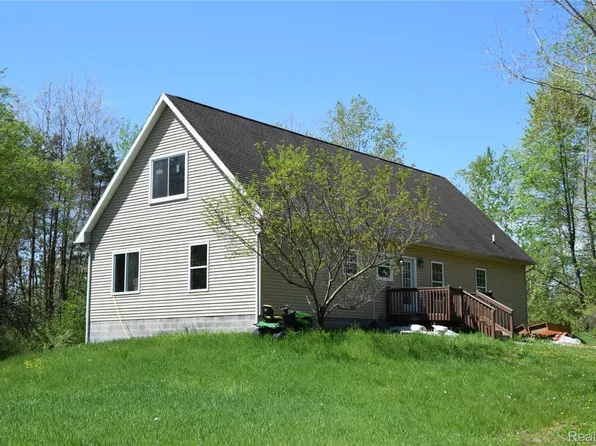 28799 Elwell Rd, Belleville, MI 48111